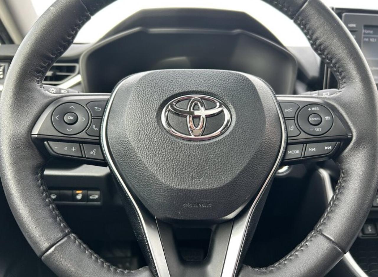 2021 Toyota RAV4 XLE Photo