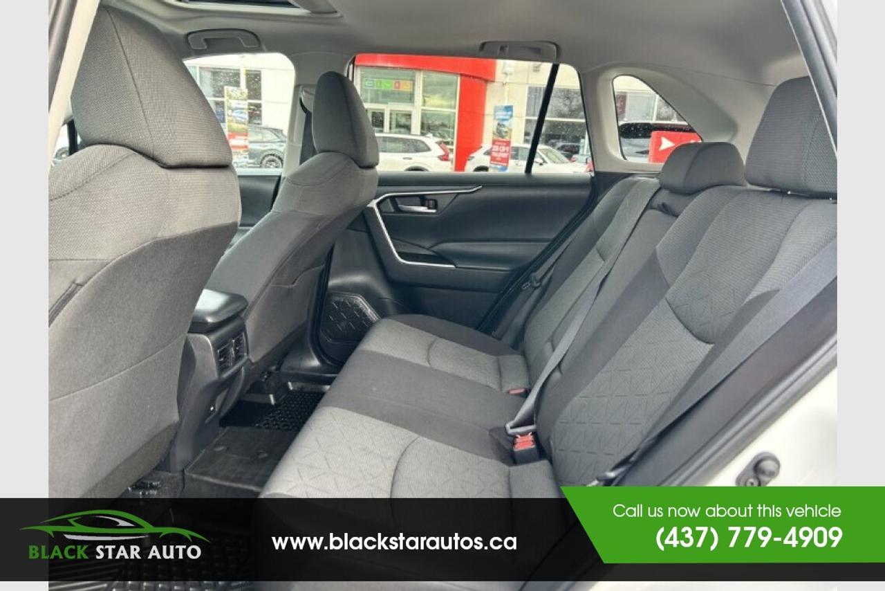 2021 Toyota RAV4 XLE Photo