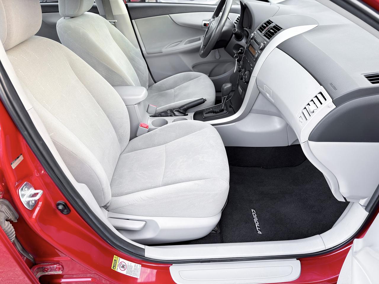 2011 Toyota Corolla CE Photo