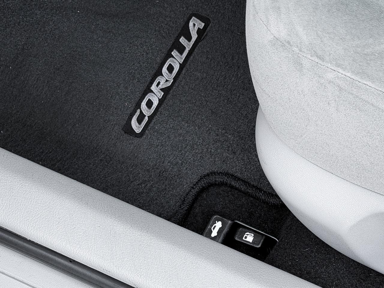 2011 Toyota Corolla CE Photo