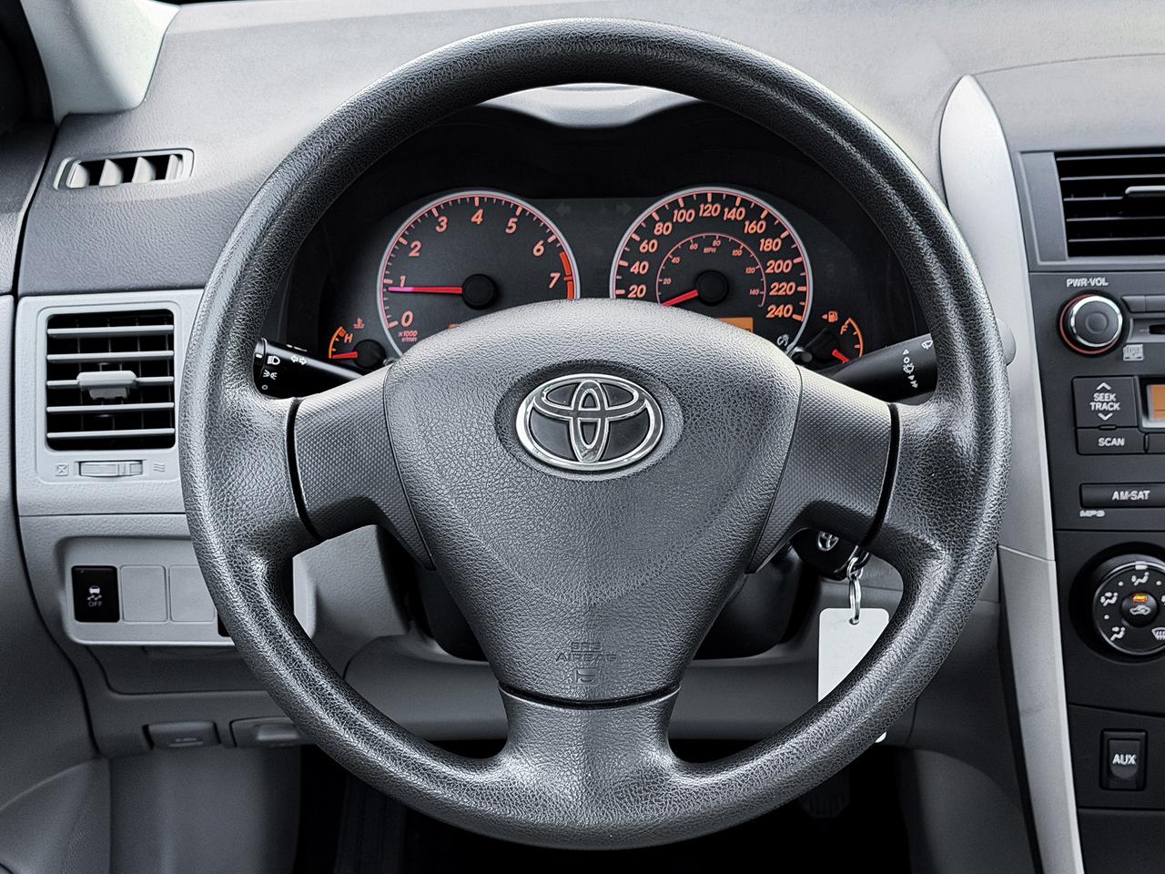 2011 Toyota Corolla CE Photo