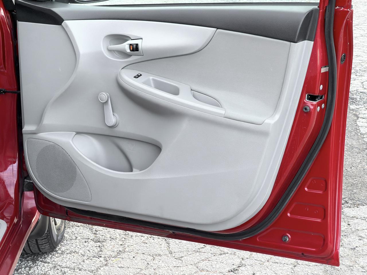 2011 Toyota Corolla CE Photo