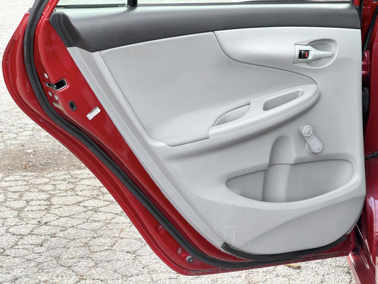 2011 Toyota Corolla CE Photo