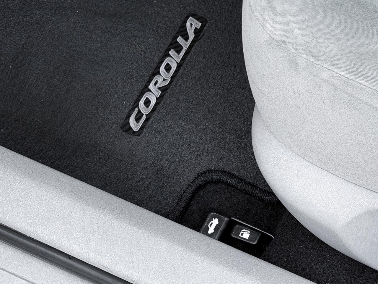 2011 Toyota Corolla CE Photo