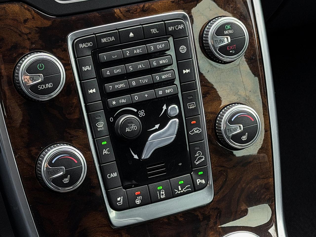 2015 Volvo XC70 3.0 T6 Premier+ AWD Photo