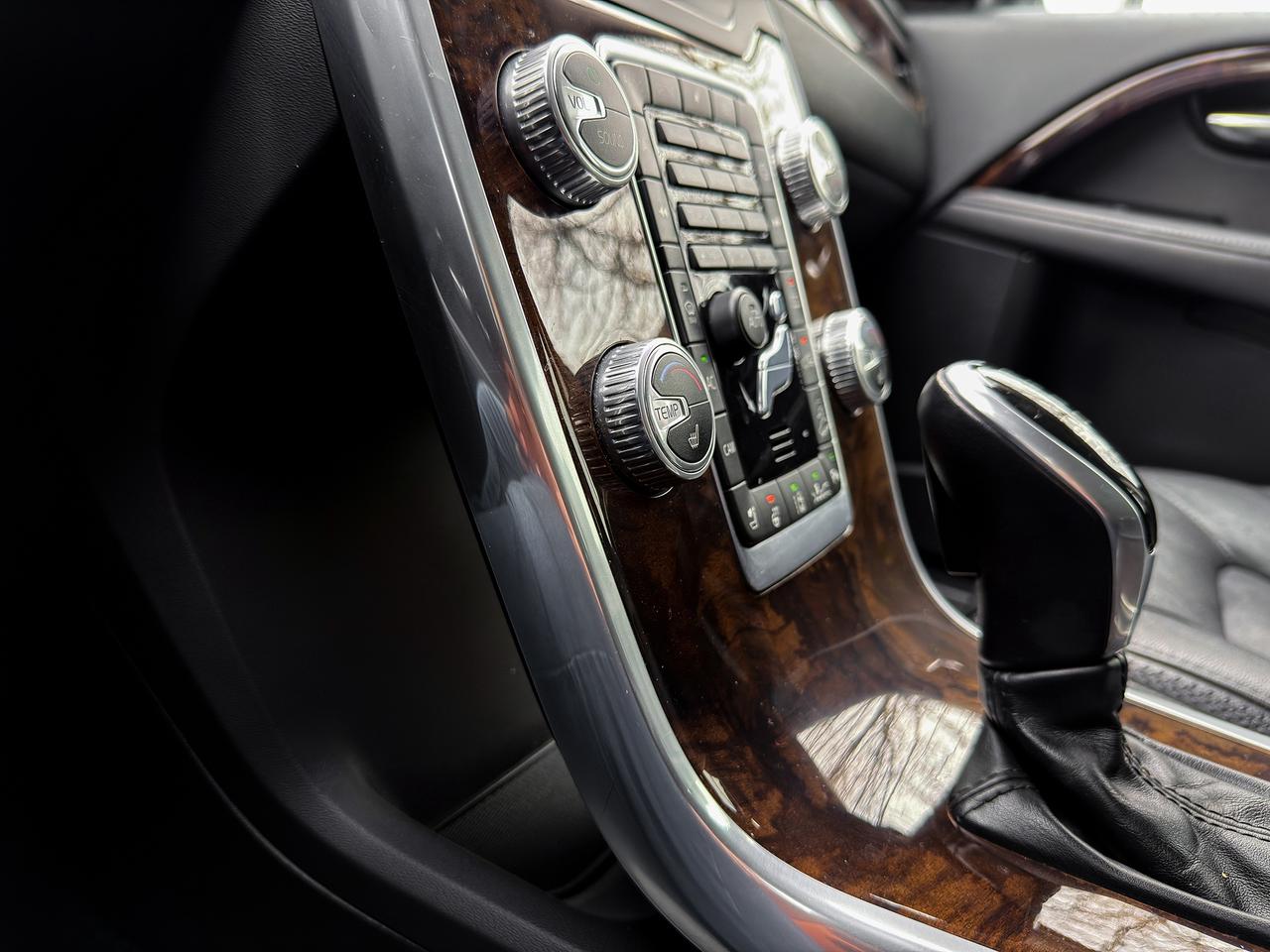 2015 Volvo XC70 3.0 T6 Premier+ AWD Photo