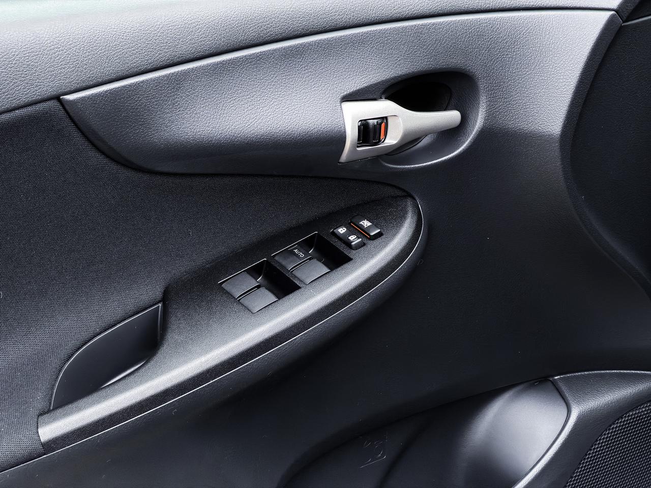 2009 Toyota Corolla S Photo