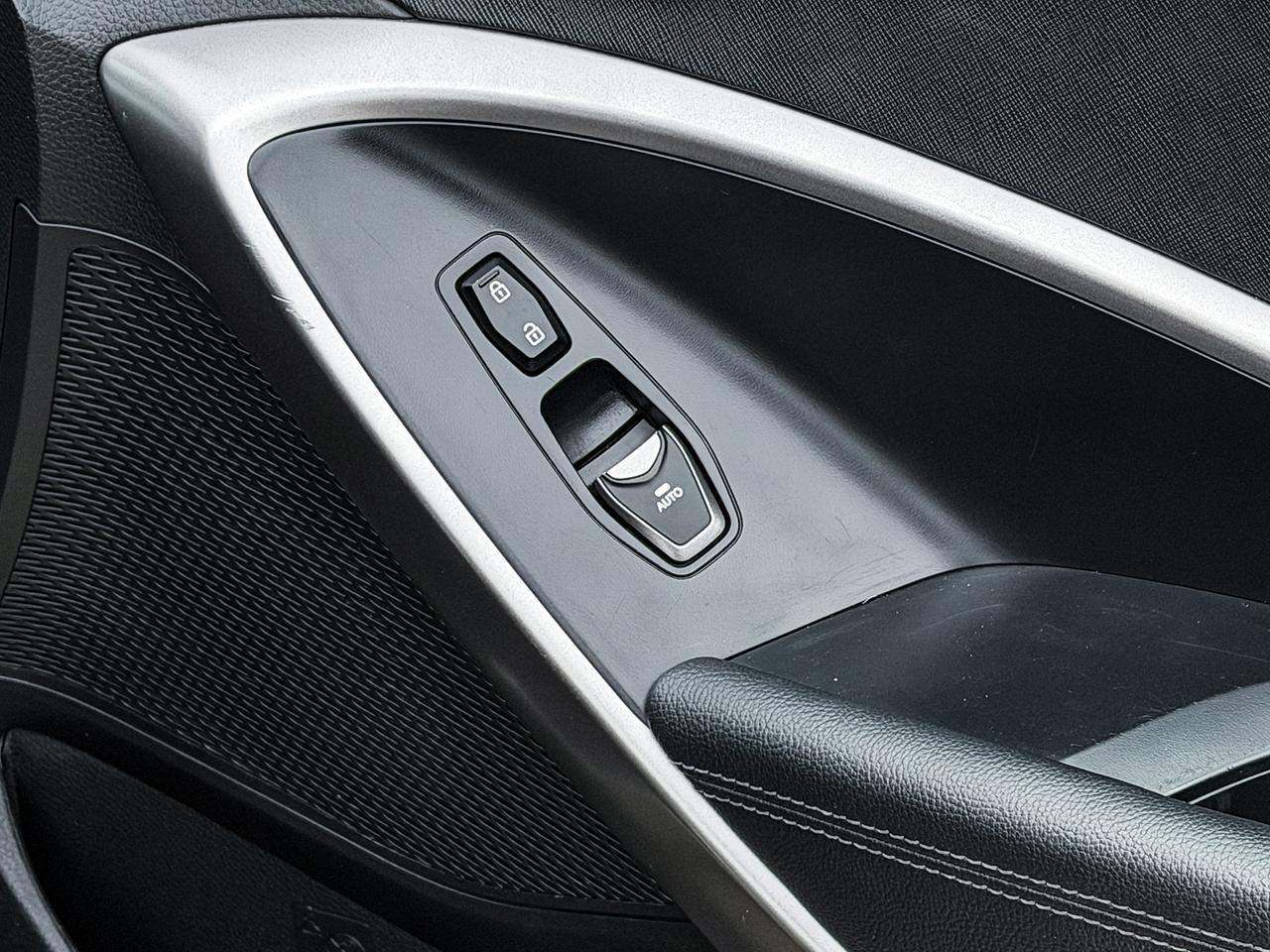 2016 Hyundai Santa Fe SPORT Photo