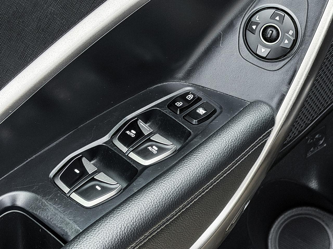 2016 Hyundai Santa Fe SPORT Photo