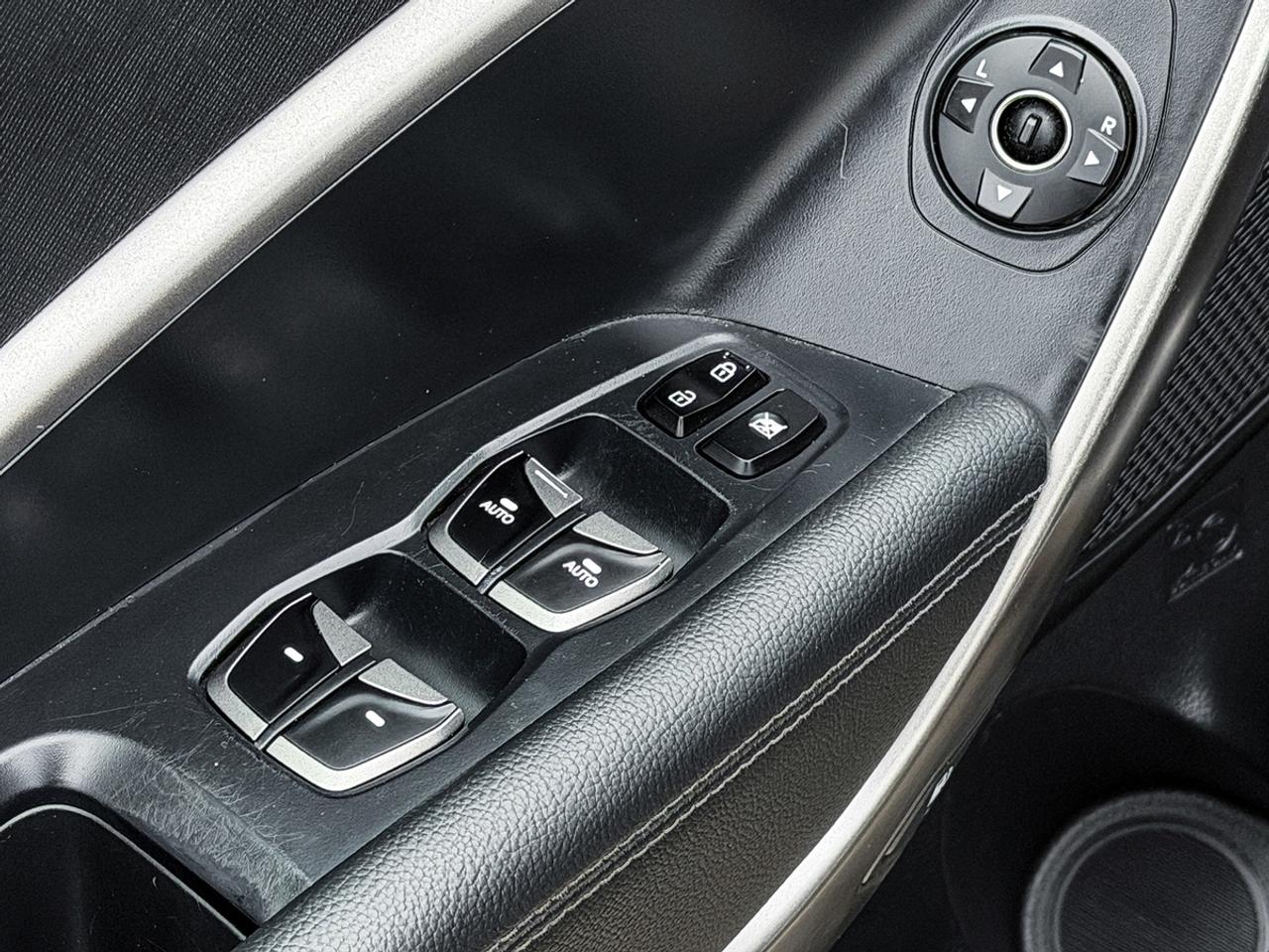2016 Hyundai Santa Fe SPORT Photo