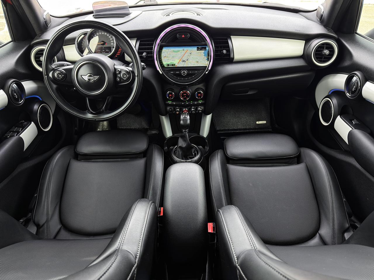 2016 MINI Cooper S w/Tech Pkg. Photo4