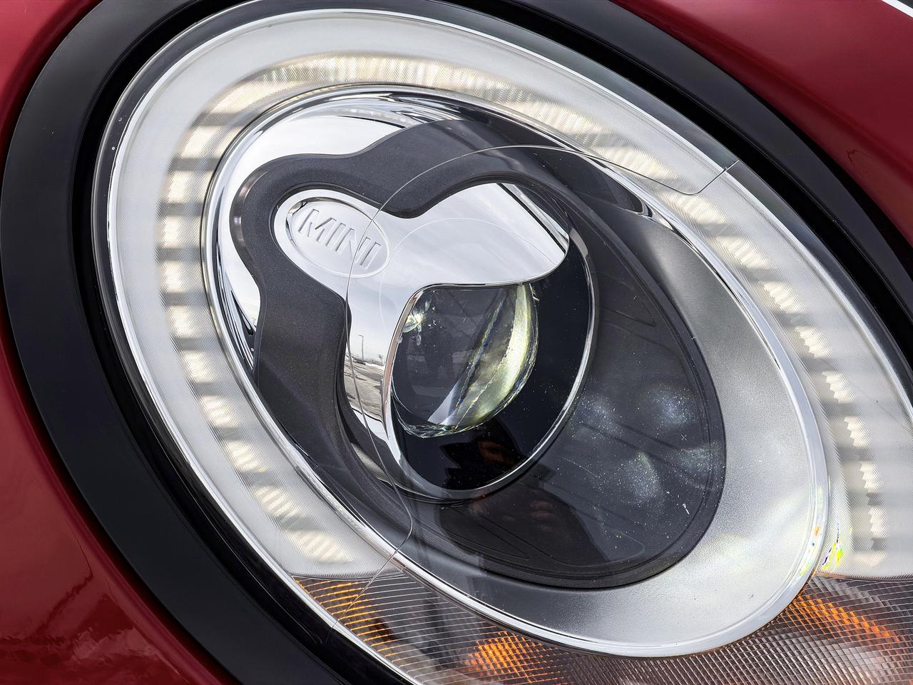 2016 MINI Cooper S w/Tech Pkg. Photo