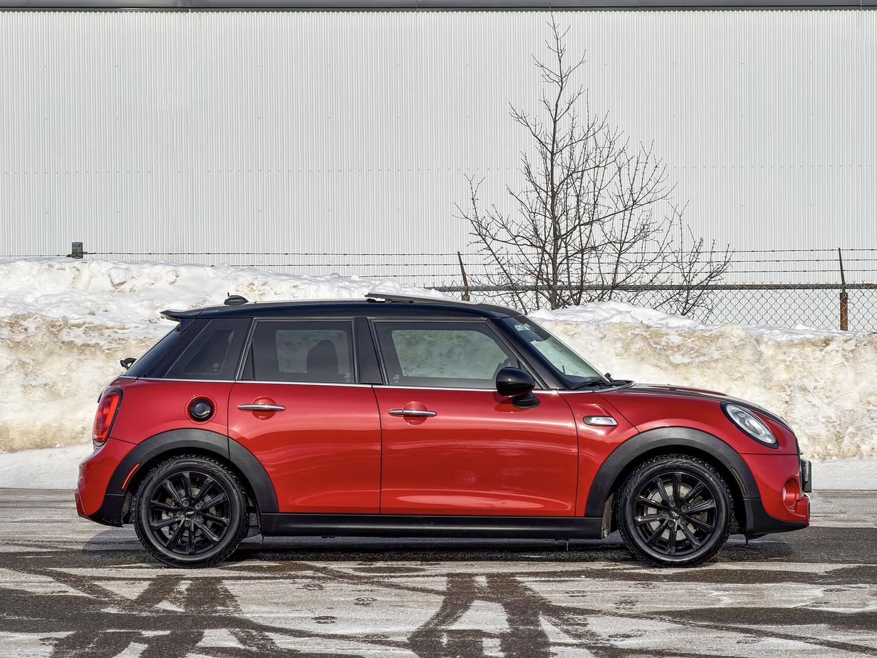 2016 MINI Cooper S w/Tech Pkg. Photo