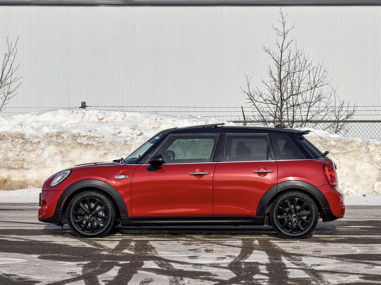 2016 MINI Cooper S w/Tech Pkg. Photo