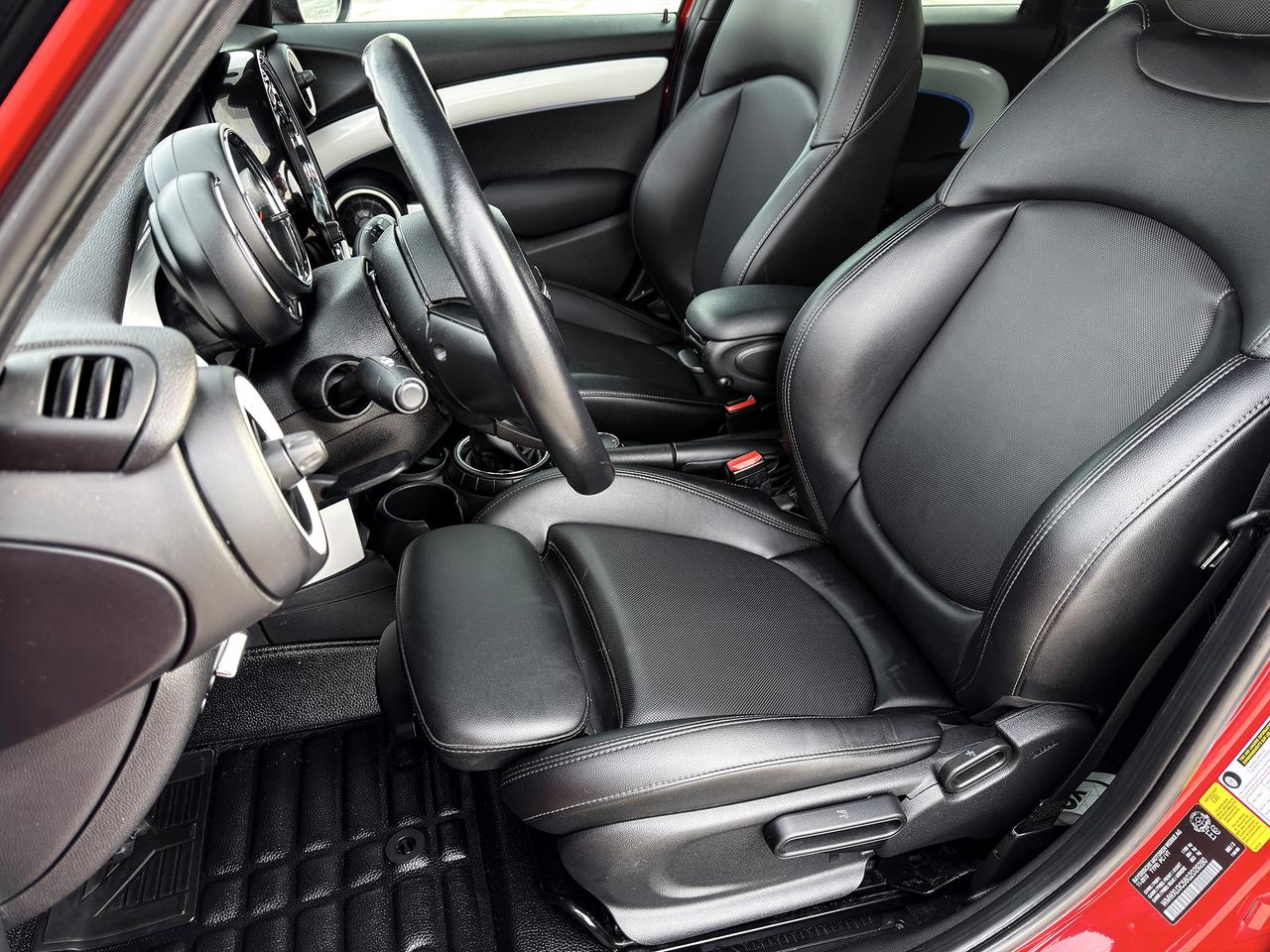 2016 MINI Cooper S w/Tech Pkg. Photo