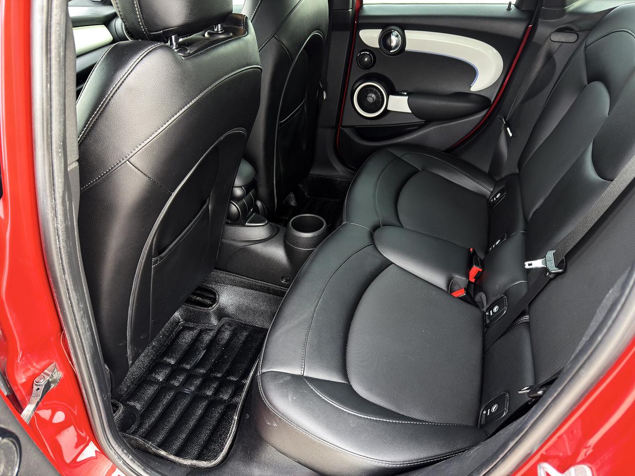 2016 MINI Cooper S w/Tech Pkg. Photo