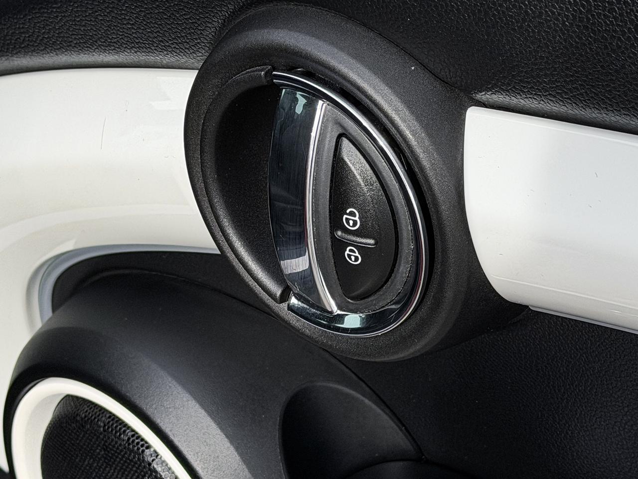 2016 MINI Cooper S w/Tech Pkg. Photo