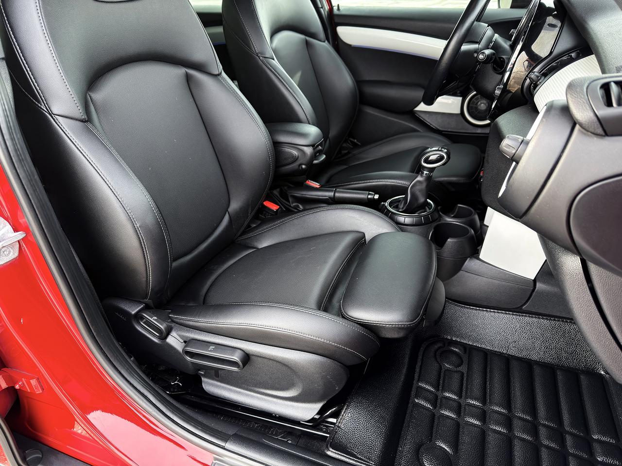 2016 MINI Cooper S w/Tech Pkg. Photo