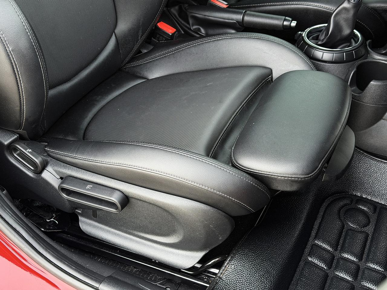 2016 MINI Cooper S w/Tech Pkg. Photo