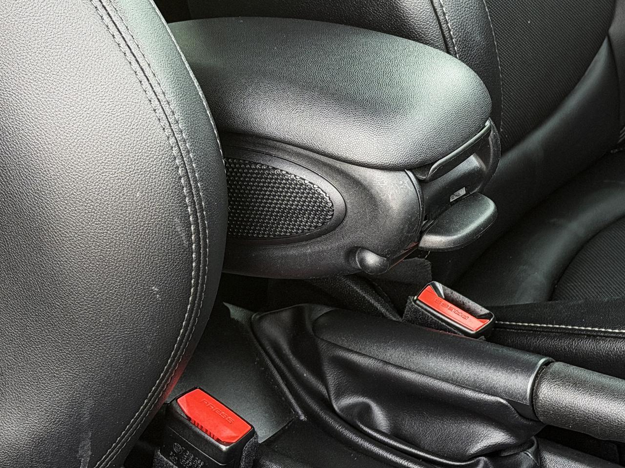 2016 MINI Cooper S w/Tech Pkg. Photo