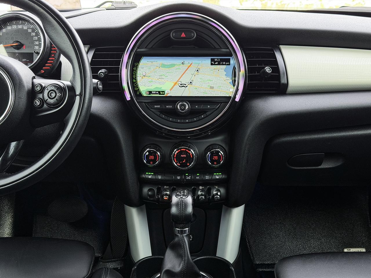 2016 MINI Cooper S w/Tech Pkg. Photo