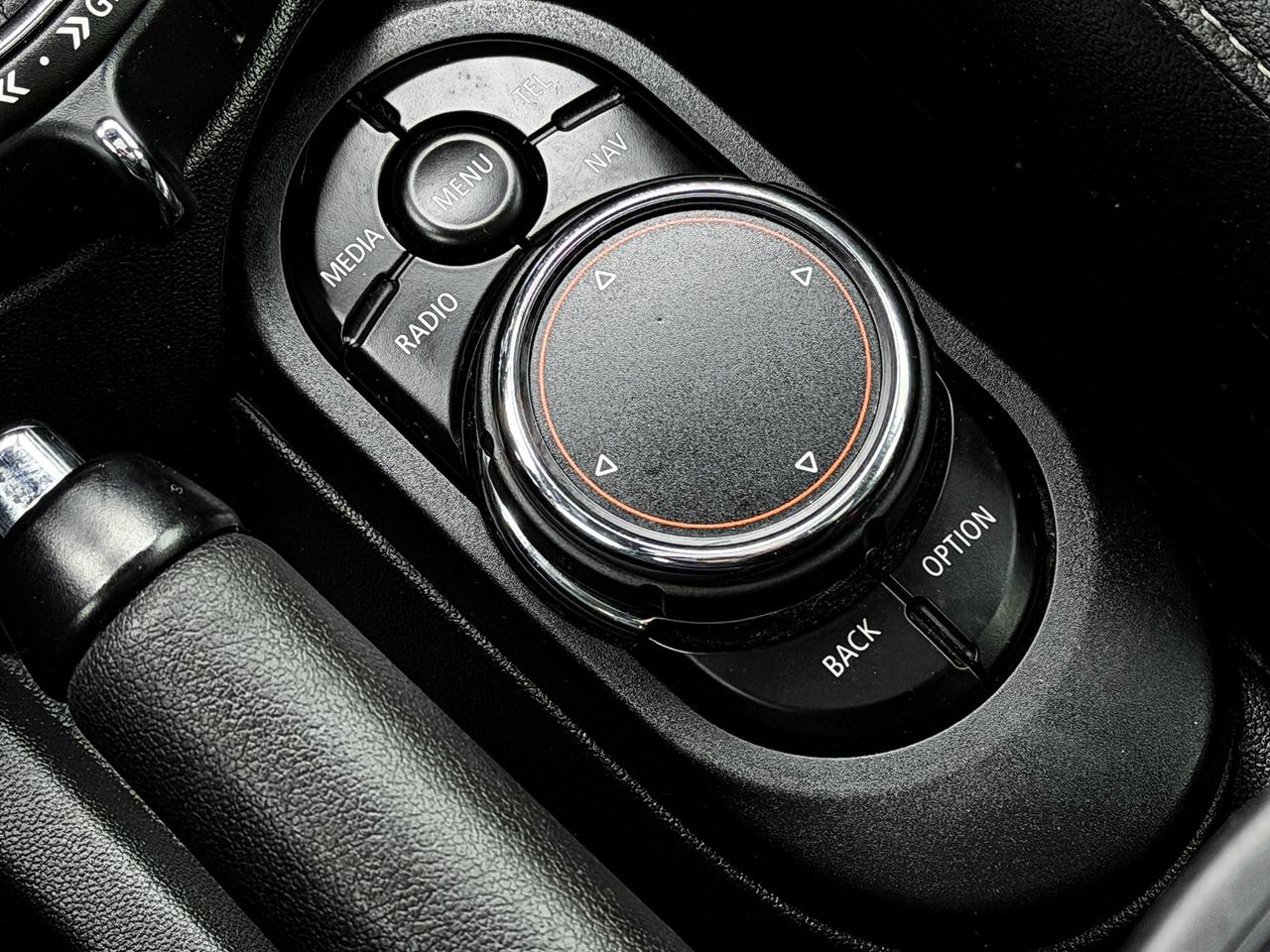 2016 MINI Cooper S w/Tech Pkg. Photo