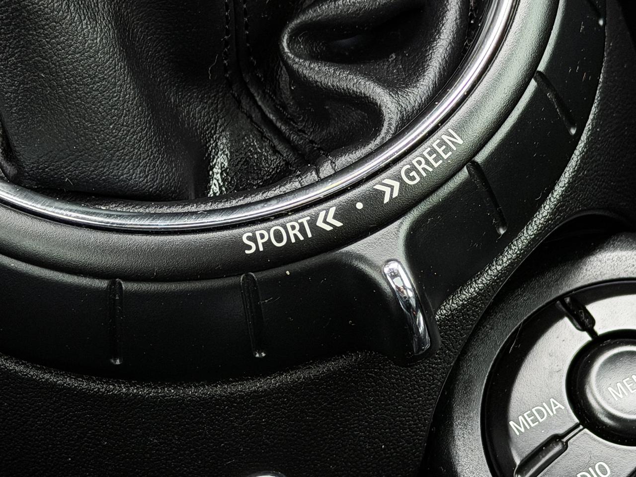 2016 MINI Cooper S w/Tech Pkg. Photo