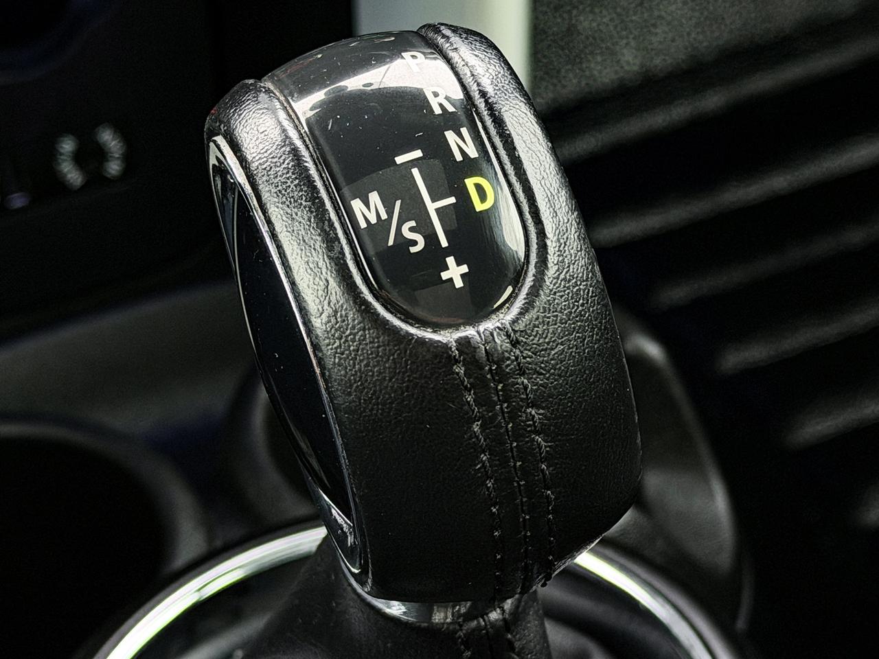 2016 MINI Cooper S w/Tech Pkg. Photo