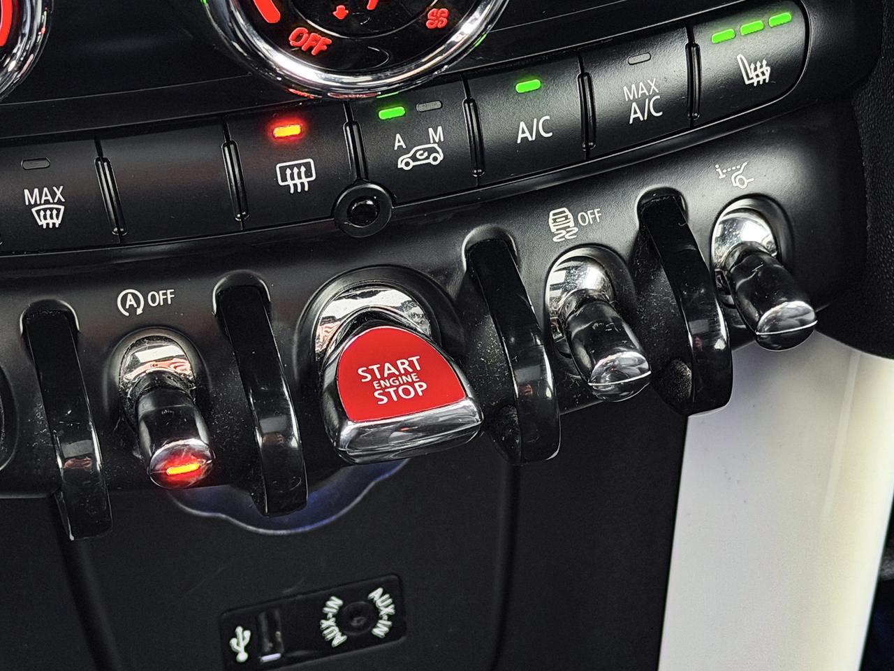 2016 MINI Cooper S w/Tech Pkg. Photo