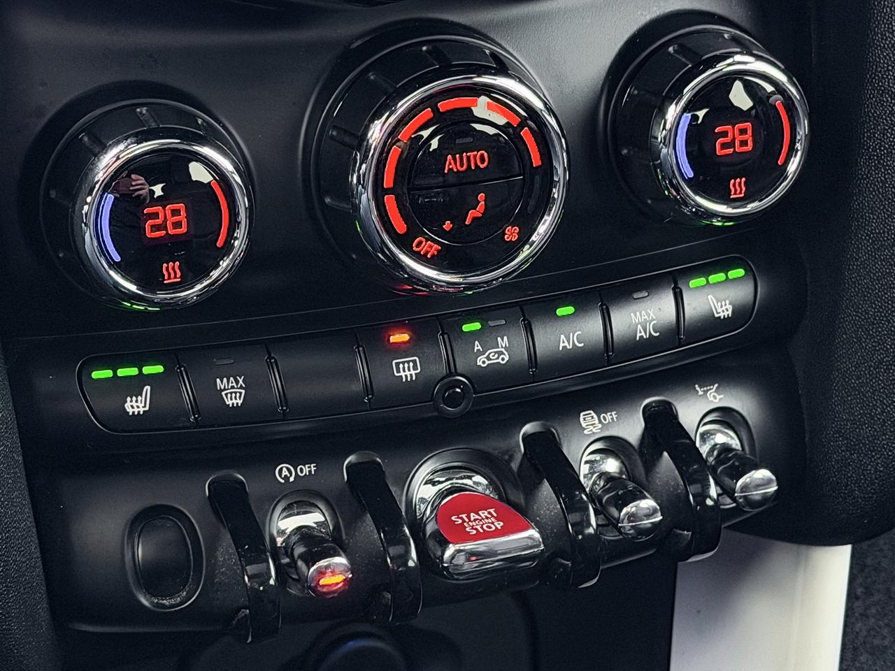 2016 MINI Cooper S w/Tech Pkg. Photo