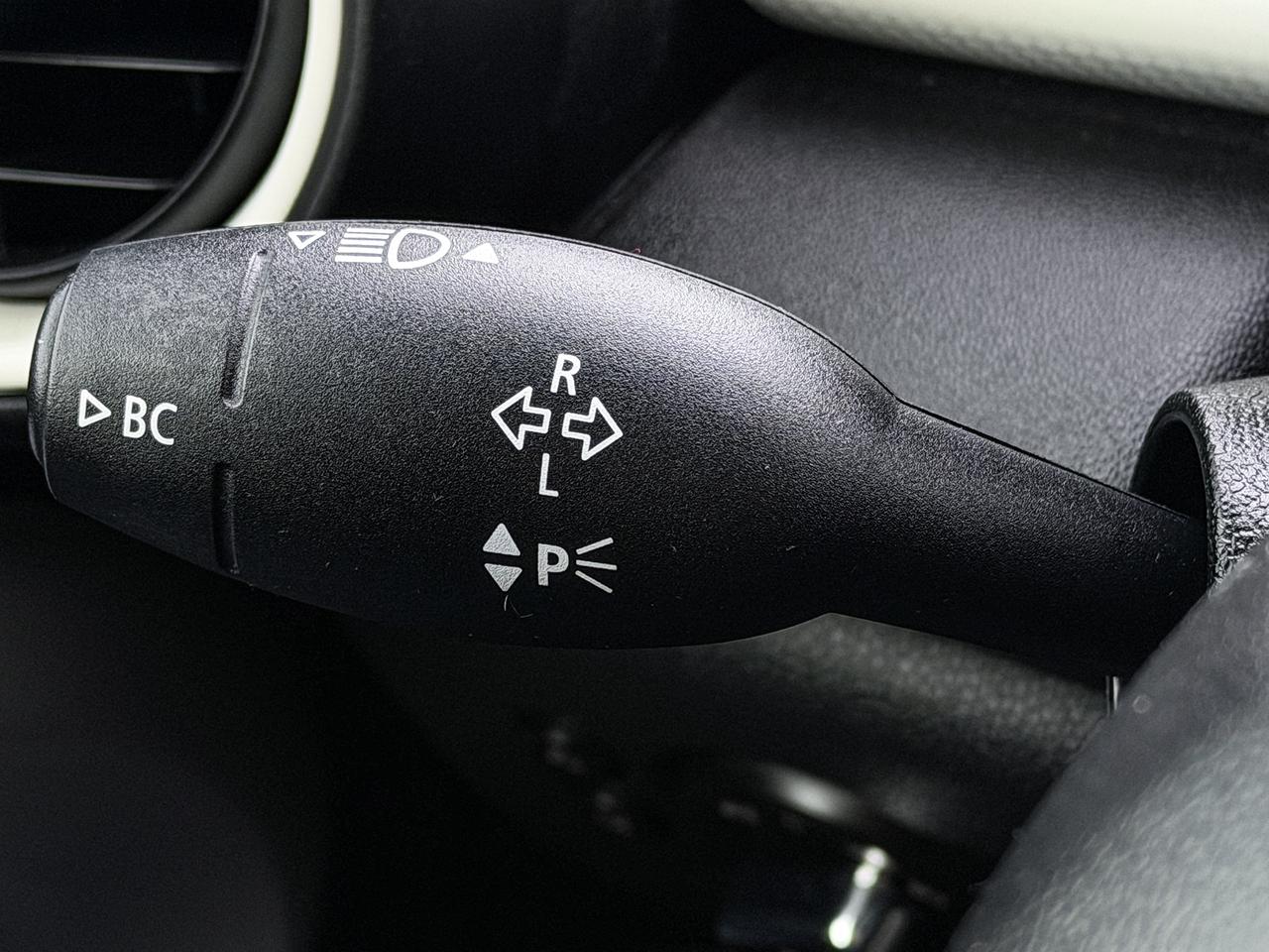 2016 MINI Cooper S w/Tech Pkg. Photo