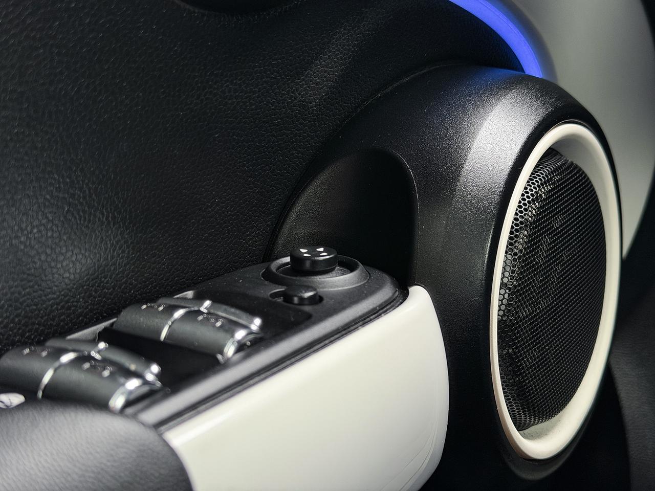 2016 MINI Cooper S w/Tech Pkg. Photo