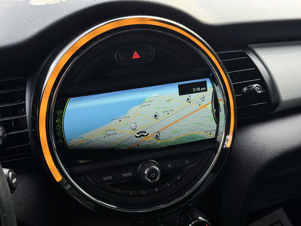 2016 MINI Cooper S w/Tech Pkg. Photo