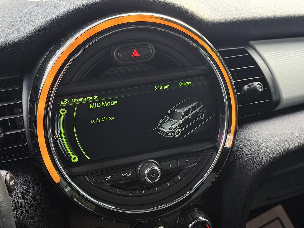 2016 MINI Cooper S w/Tech Pkg. Photo