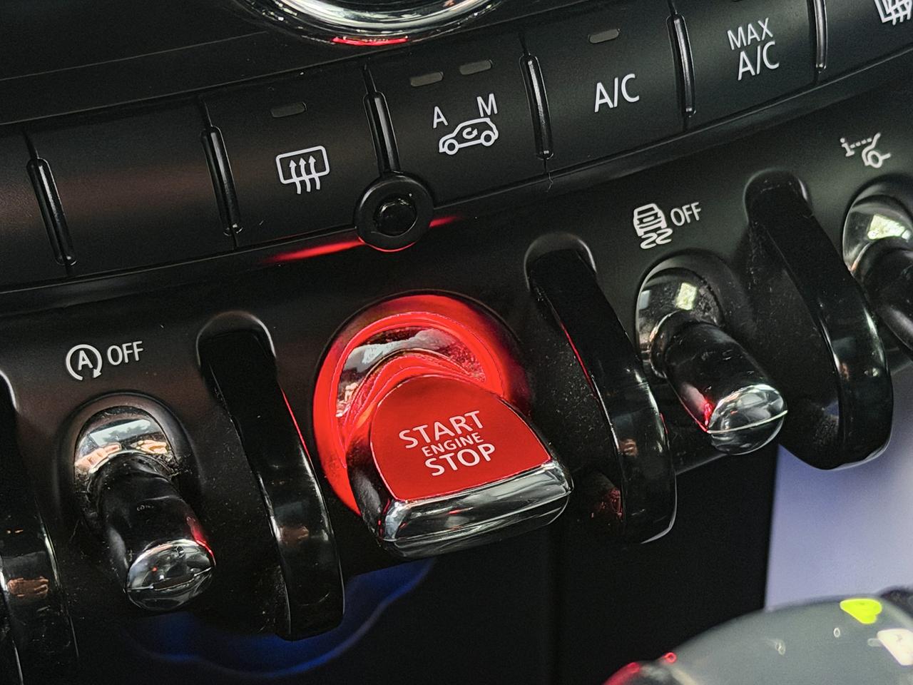 2016 MINI Cooper S w/Tech Pkg. Photo