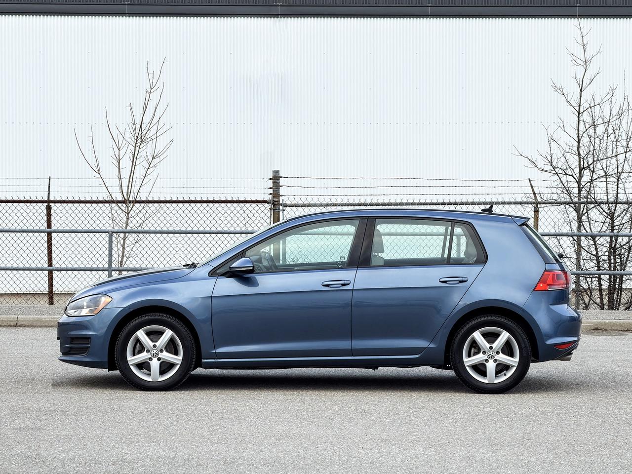 2015 Volkswagen Golf TRENDLINE Photo