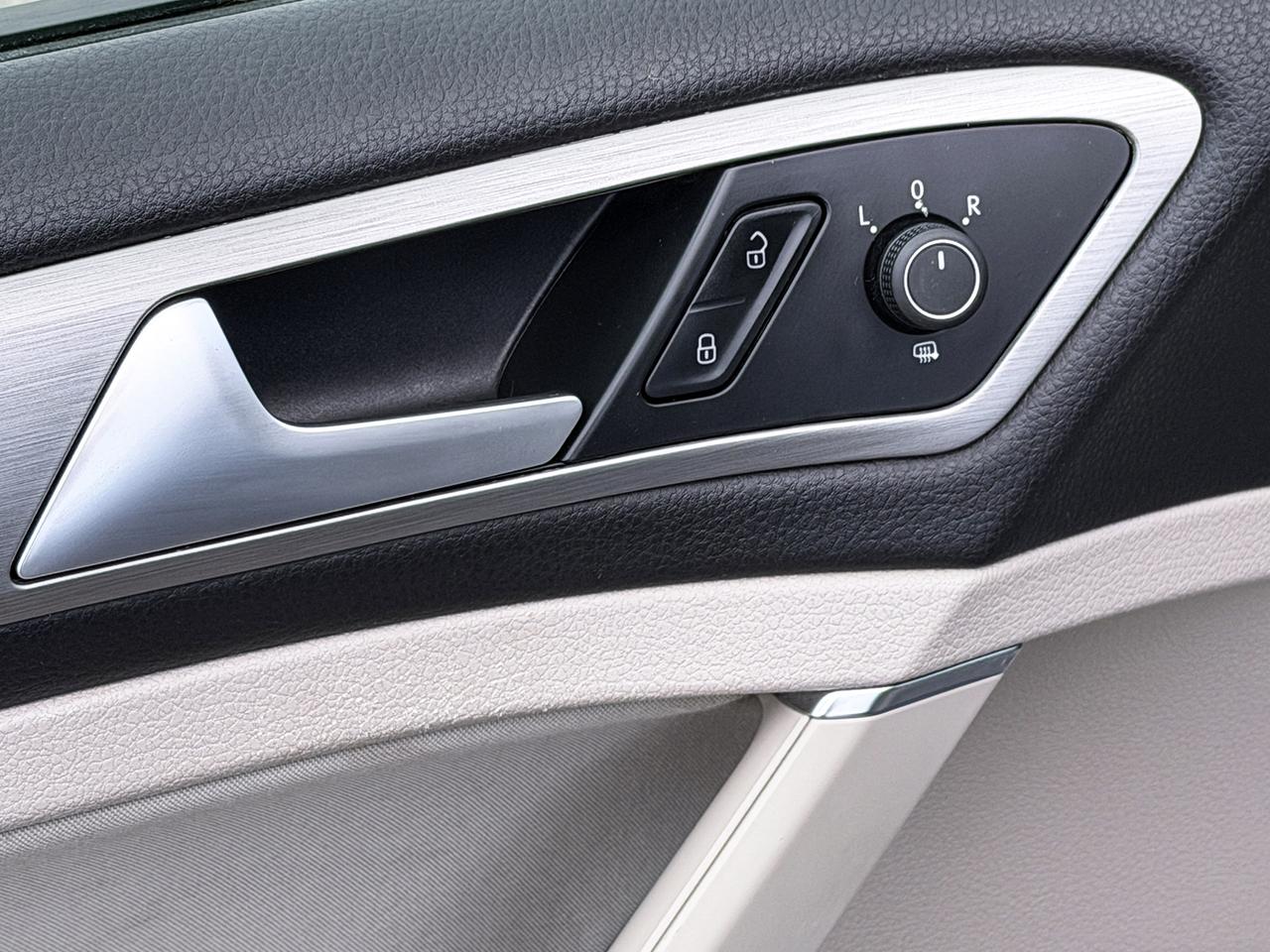 2015 Volkswagen Golf TRENDLINE Photo