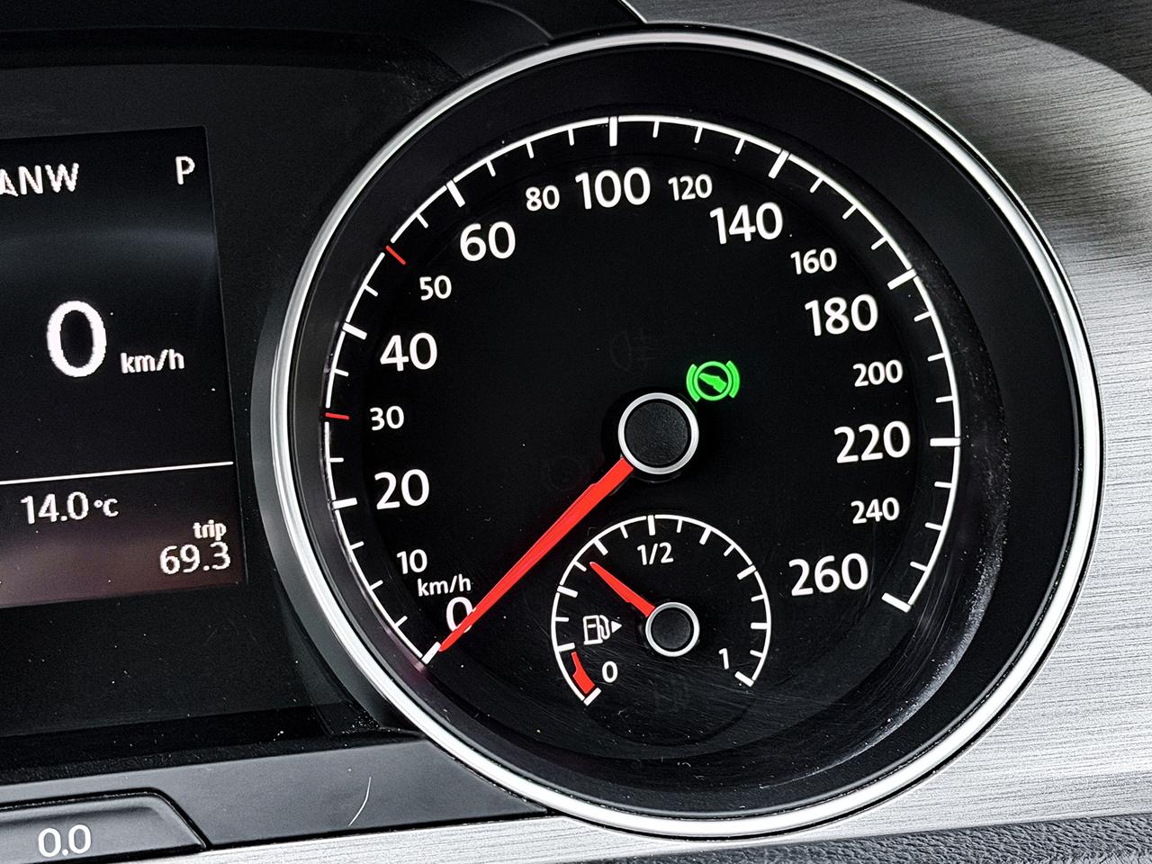 2015 Volkswagen Golf TRENDLINE Photo