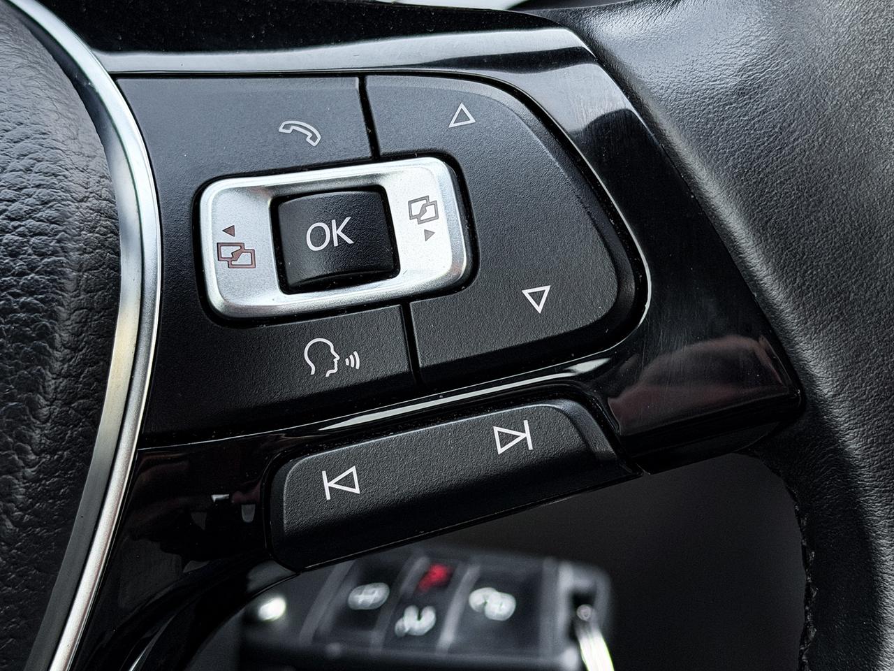 2015 Volkswagen Golf TRENDLINE Photo