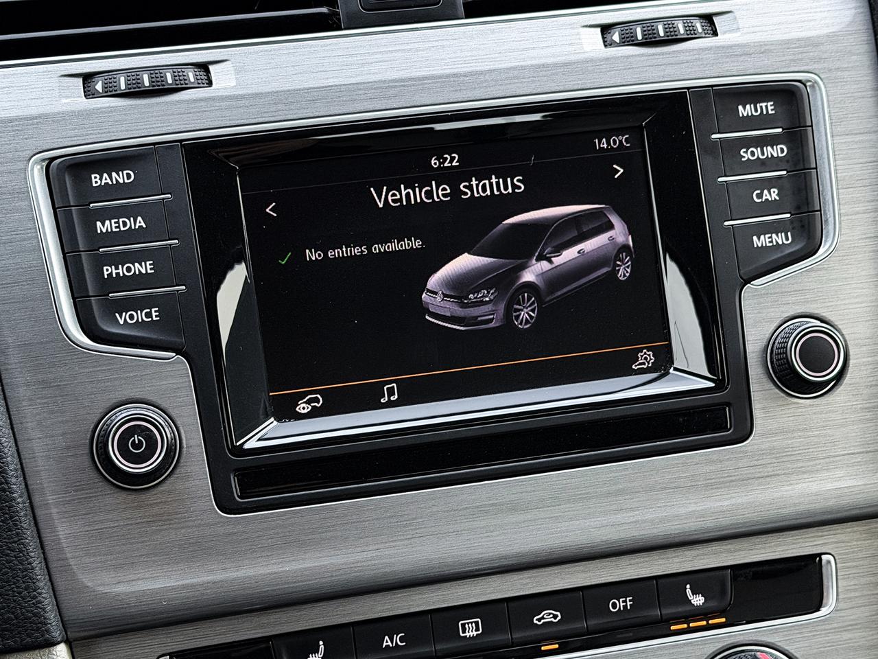 2015 Volkswagen Golf TRENDLINE Photo