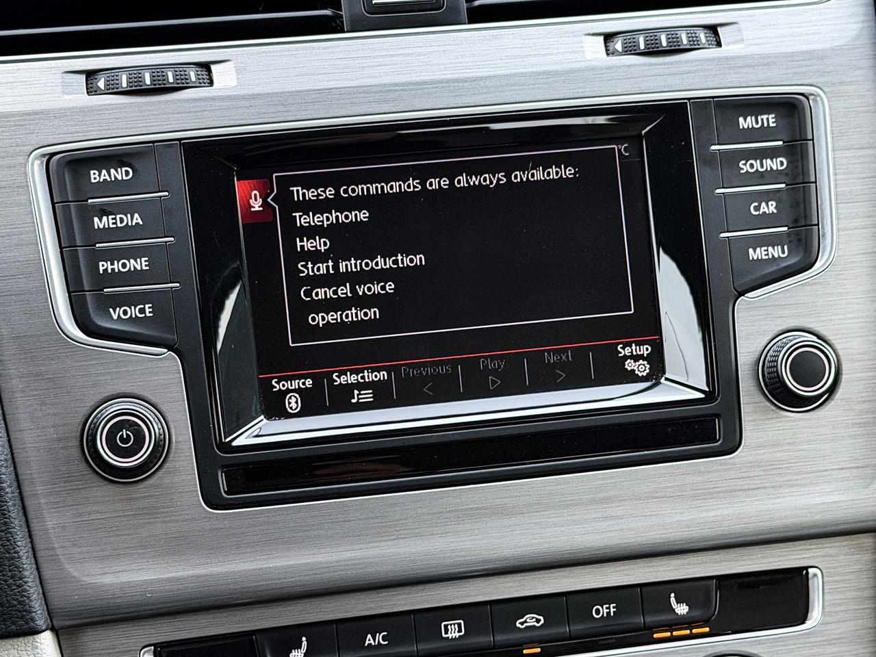 2015 Volkswagen Golf TRENDLINE Photo