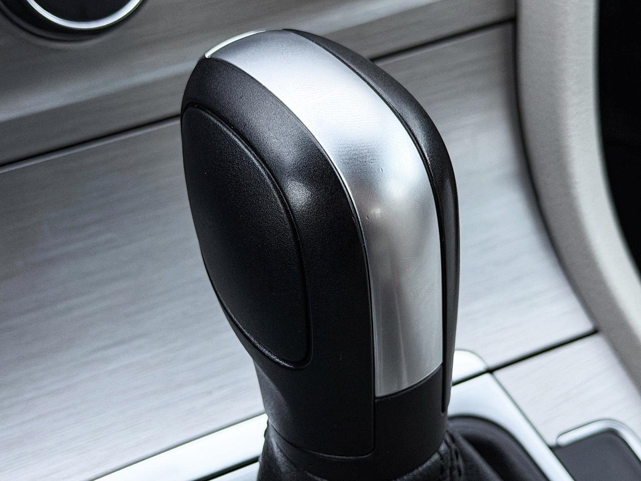 2015 Volkswagen Golf TRENDLINE Photo