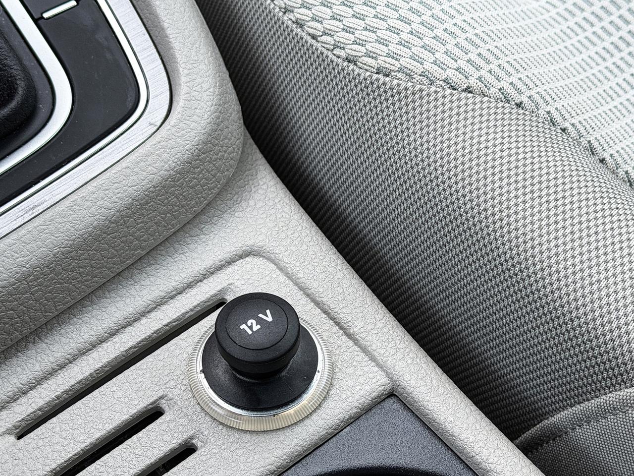 2015 Volkswagen Golf TRENDLINE Photo