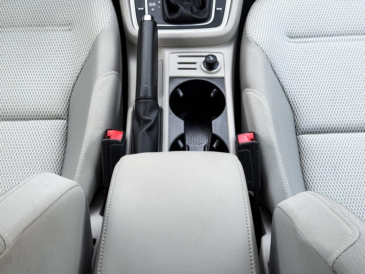 2015 Volkswagen Golf TRENDLINE Photo