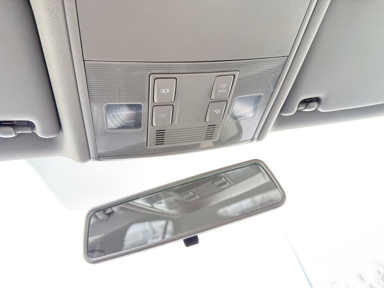 2015 Volkswagen Golf TRENDLINE Photo