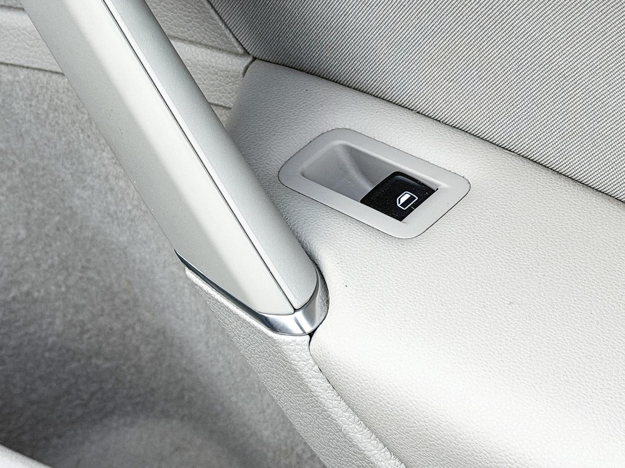 2015 Volkswagen Golf TRENDLINE Photo