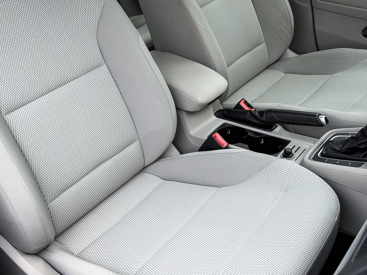 2015 Volkswagen Golf TRENDLINE Photo