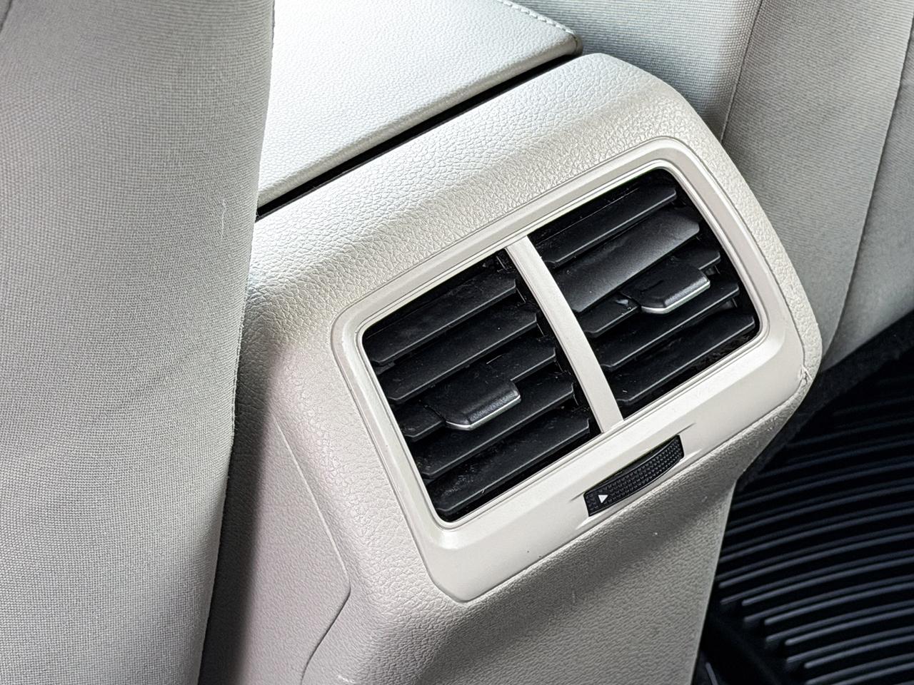 2015 Volkswagen Golf TRENDLINE Photo