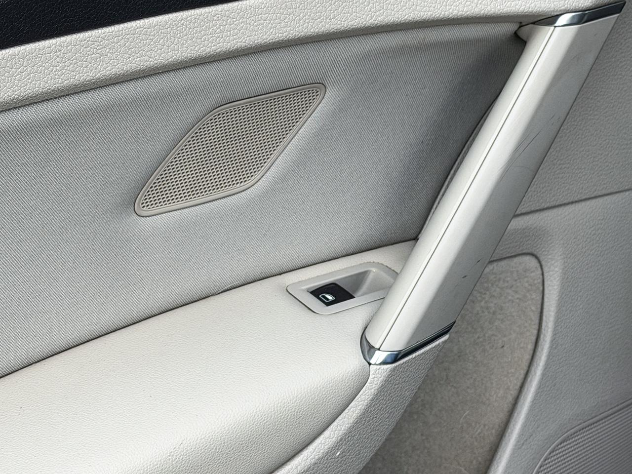 2015 Volkswagen Golf TRENDLINE Photo