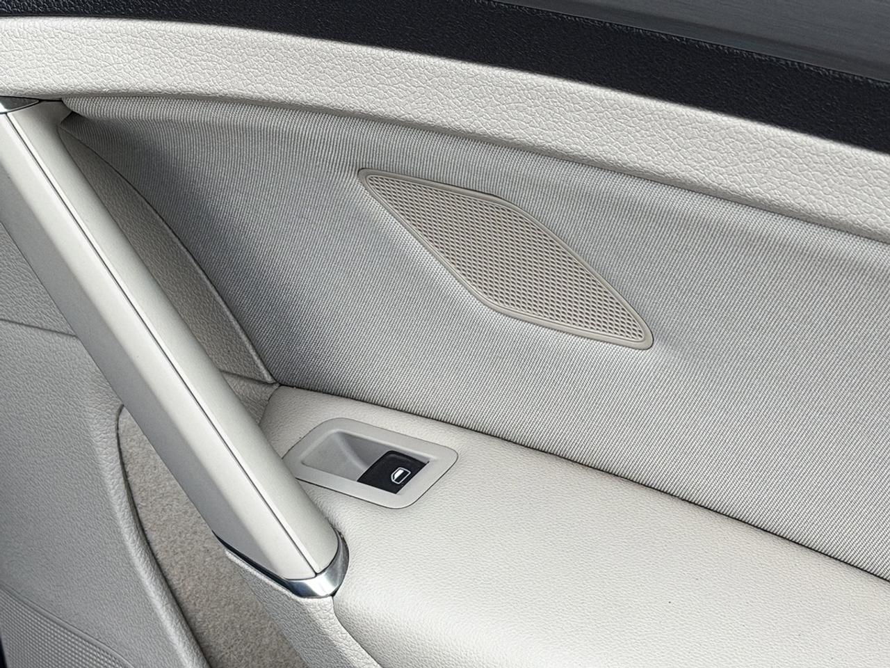 2015 Volkswagen Golf TRENDLINE Photo